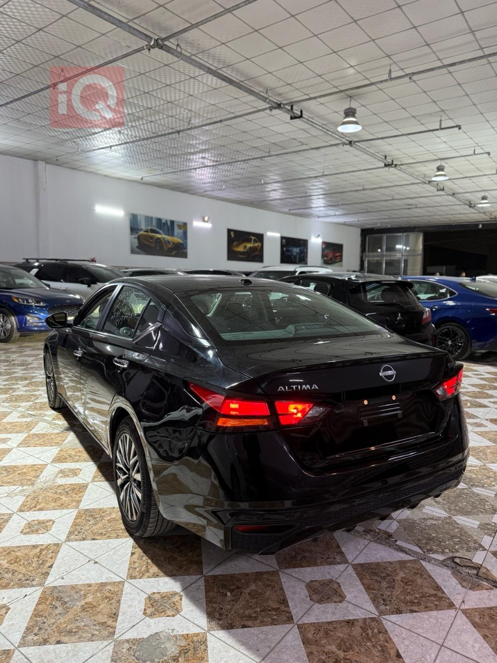 نيسان ألتيما